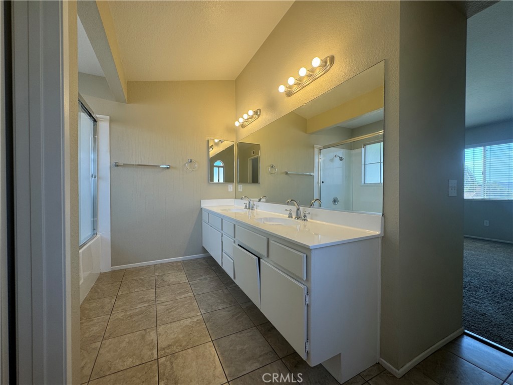 25567 Fernbush Street