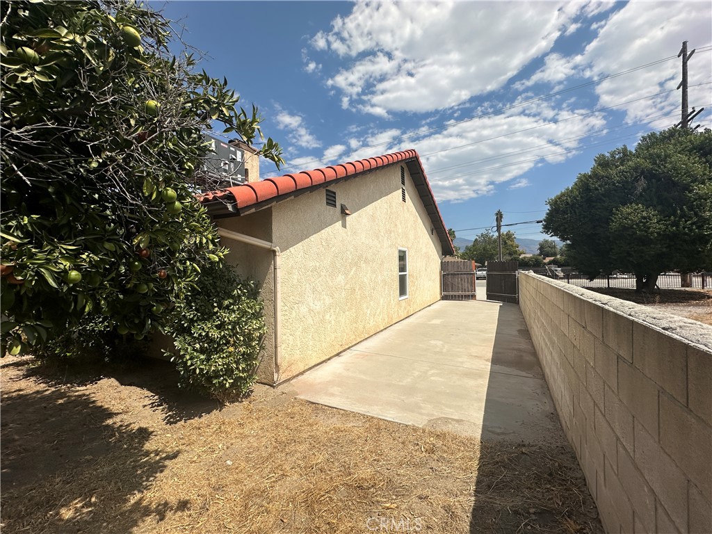 541 N Hemet Street
