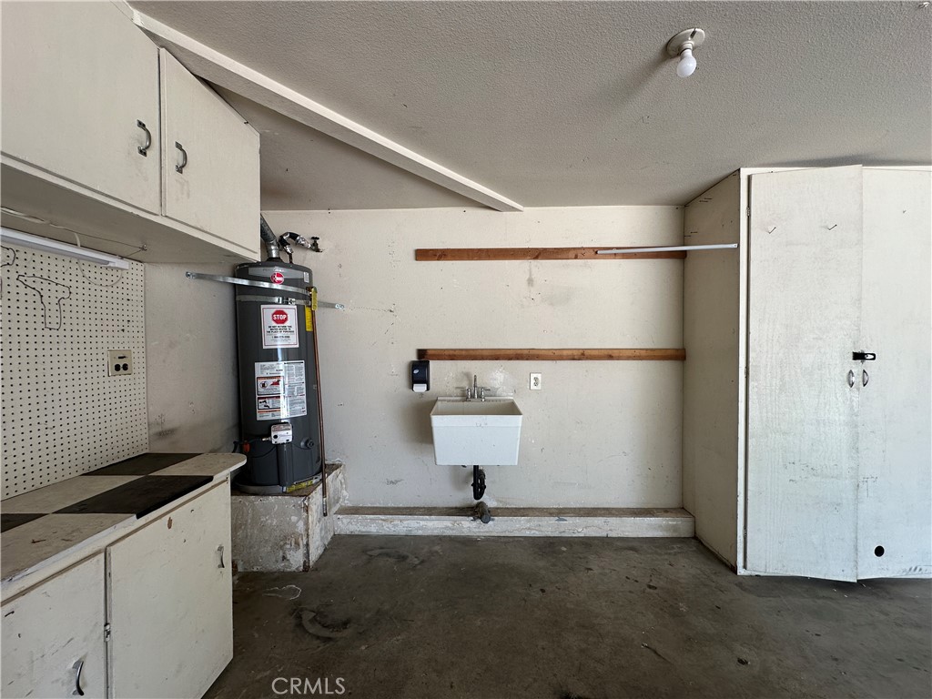541 N Hemet Street
