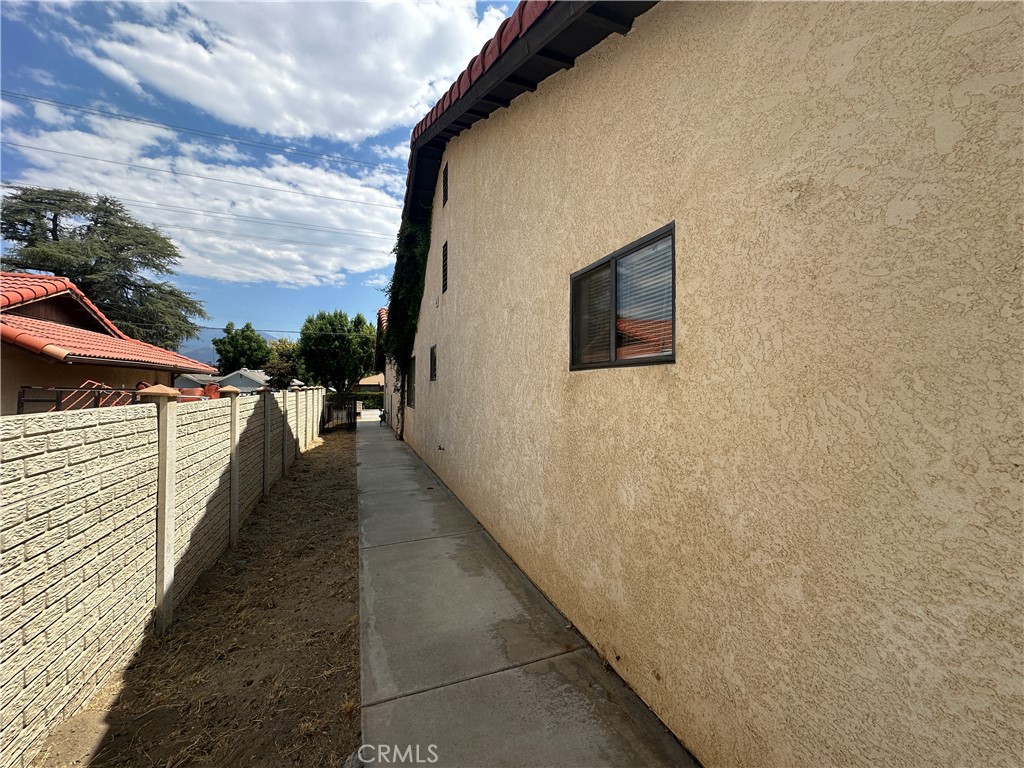 541 N Hemet Street