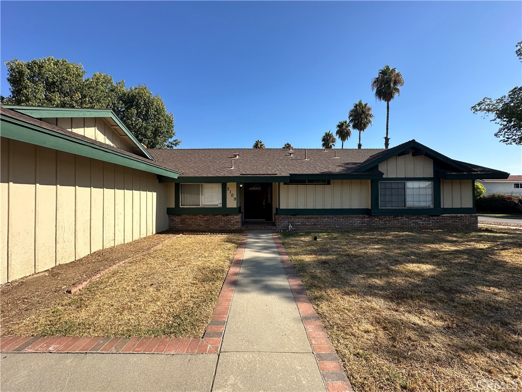 2109 N Orange Avenue