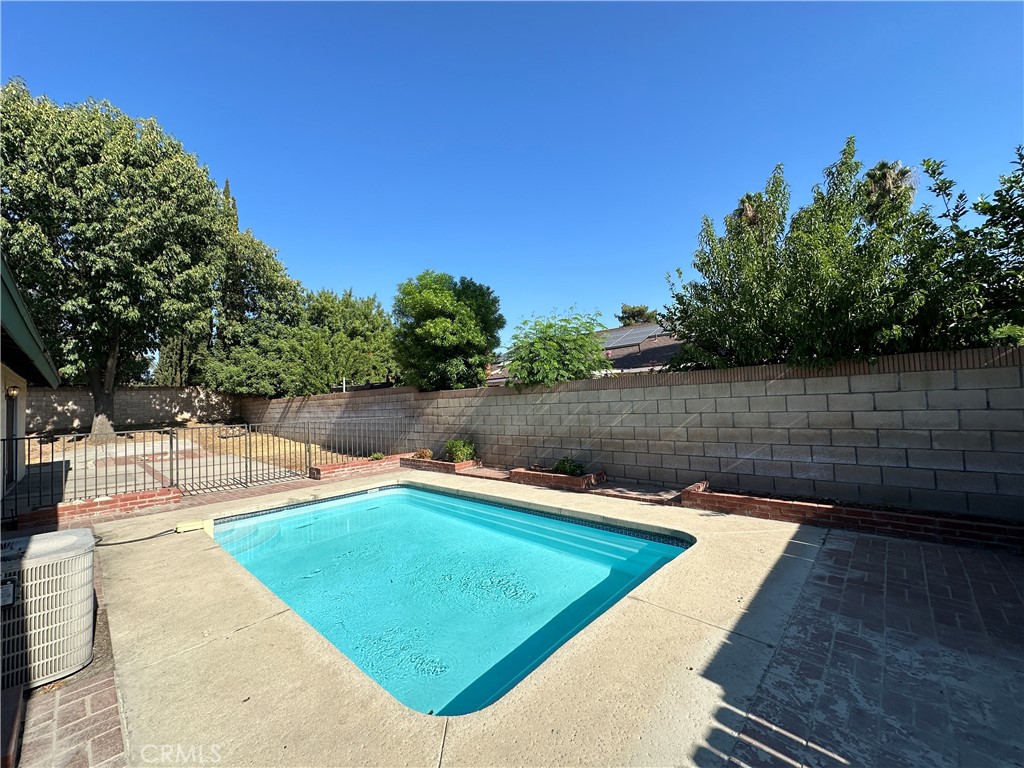 2109 N Orange Avenue