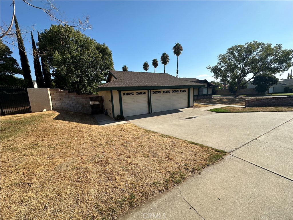 2109 N Orange Avenue