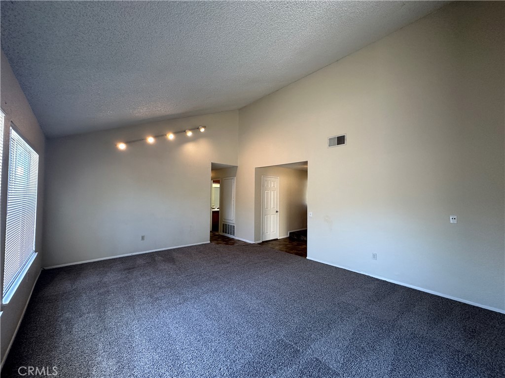 2109 N Orange Avenue