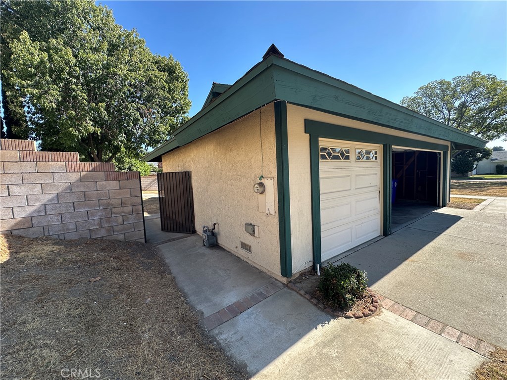 2109 N Orange Avenue