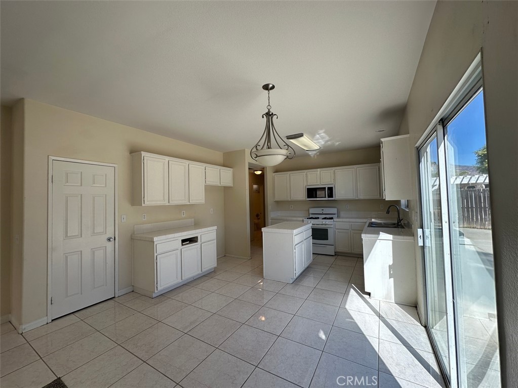 24886 Tigris Lane
