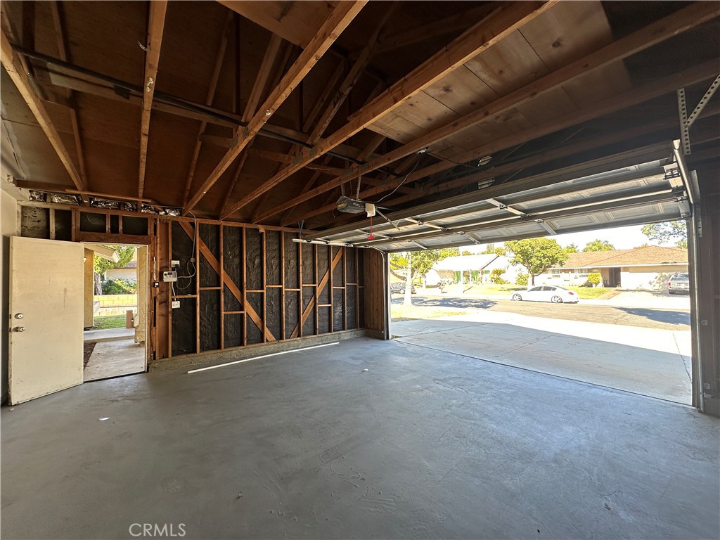 1249 W Vodden Street