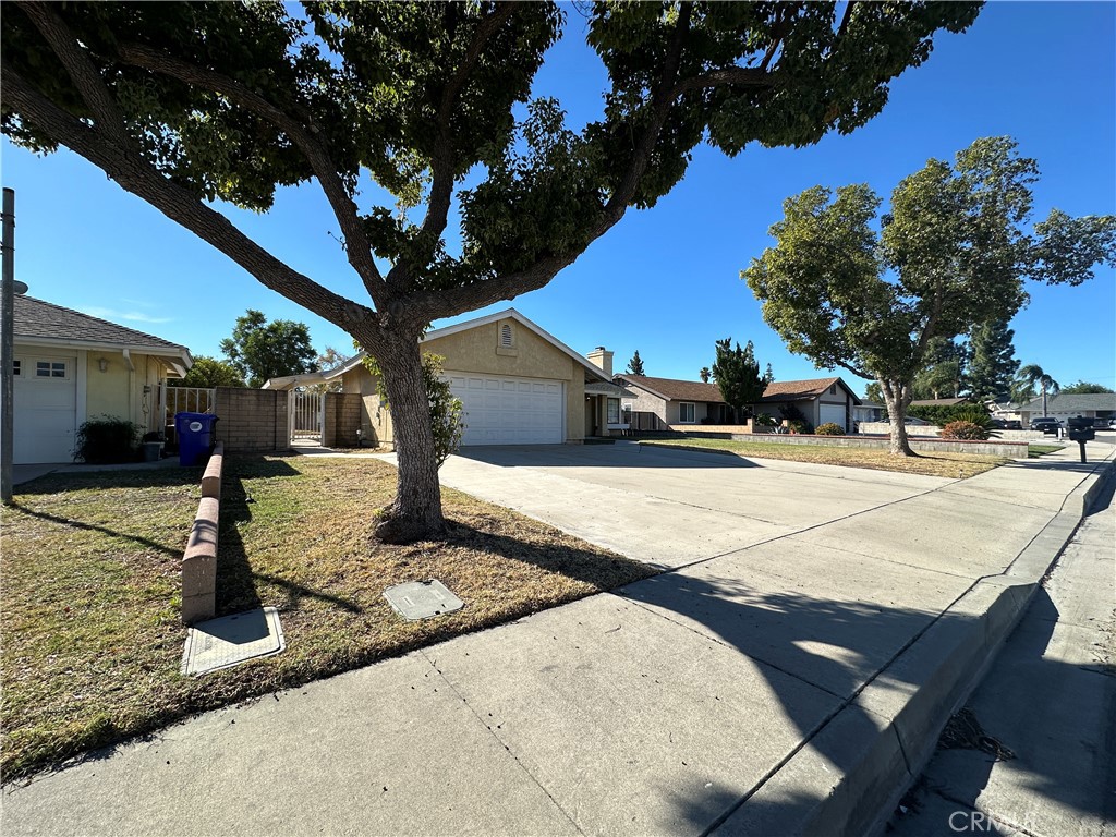 1249 W Vodden Street
