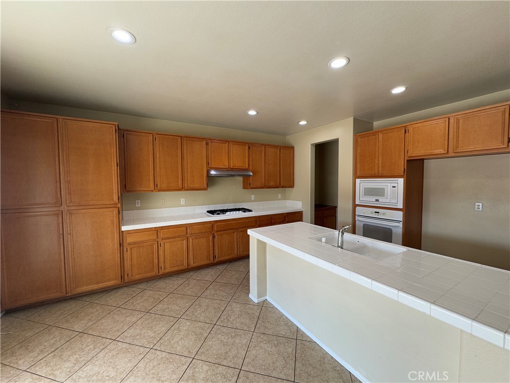 28743 Laurel Park Way