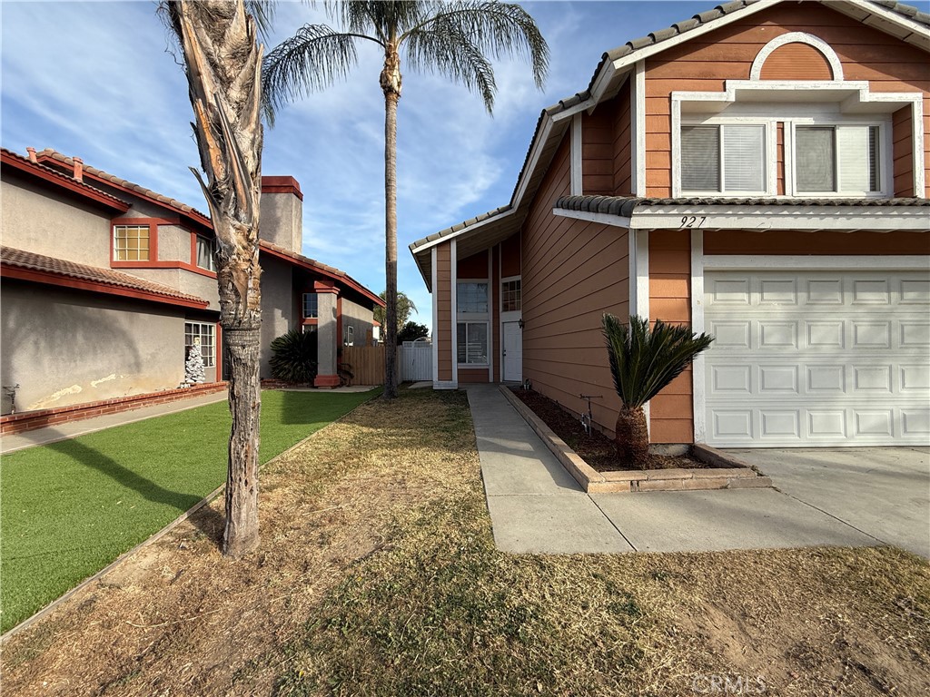 927 Dolphin Drive