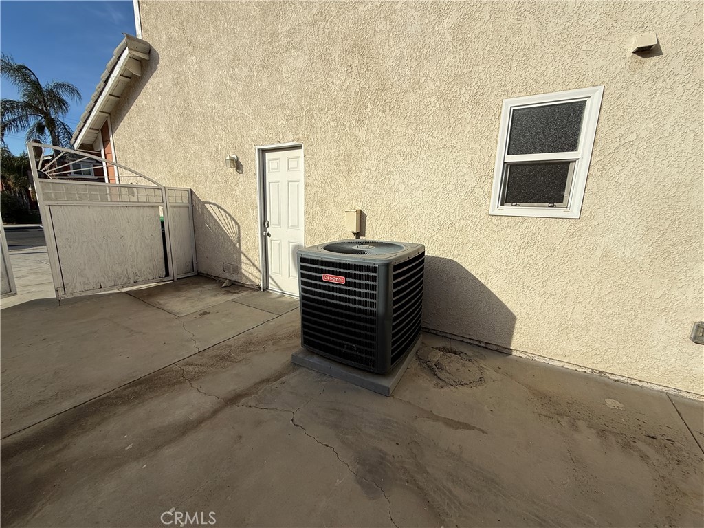 927 Dolphin Drive