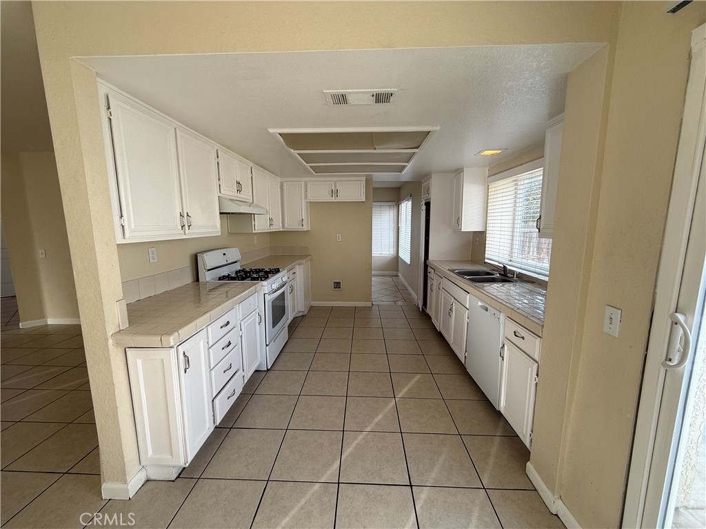 927 Dolphin Drive