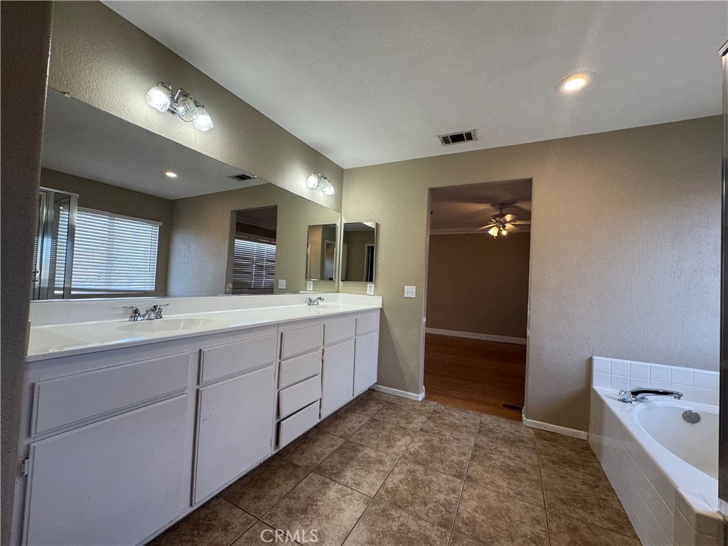 27542 Ethan Allen Way