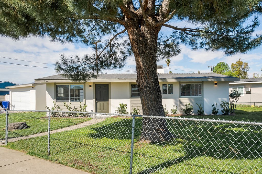 800 N Vista Avenue
