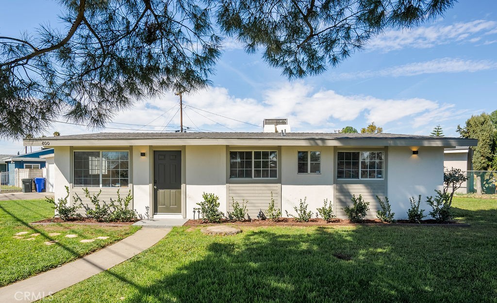 800 N Vista Avenue