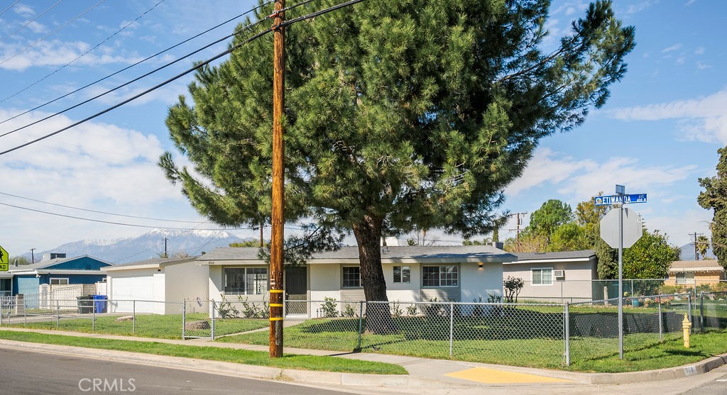 800 N Vista Avenue