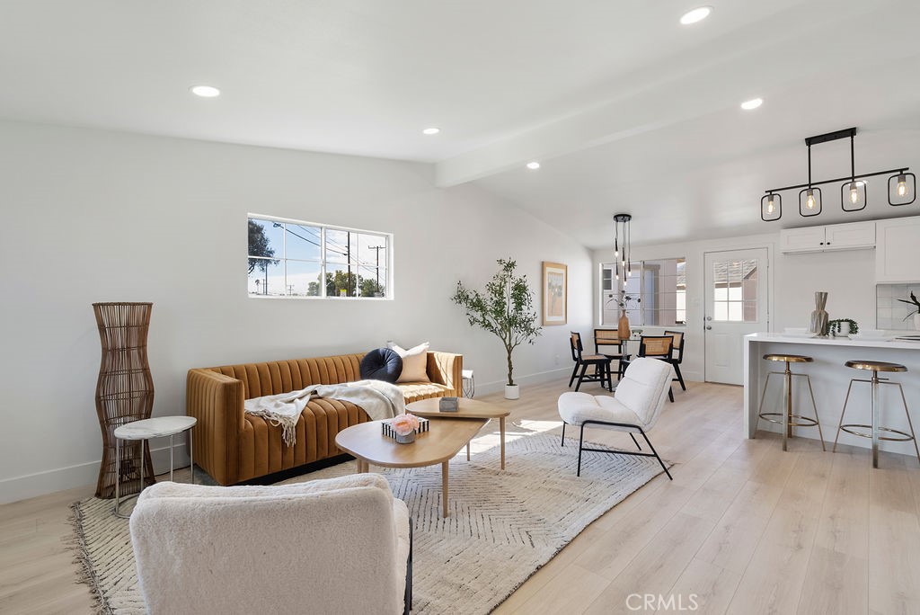 800 N Vista Avenue