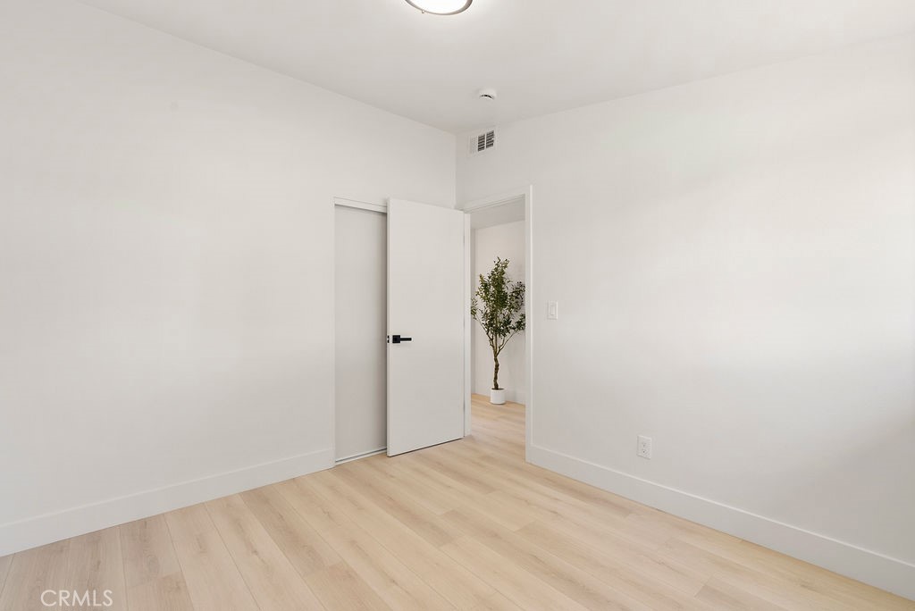 800 N Vista Avenue