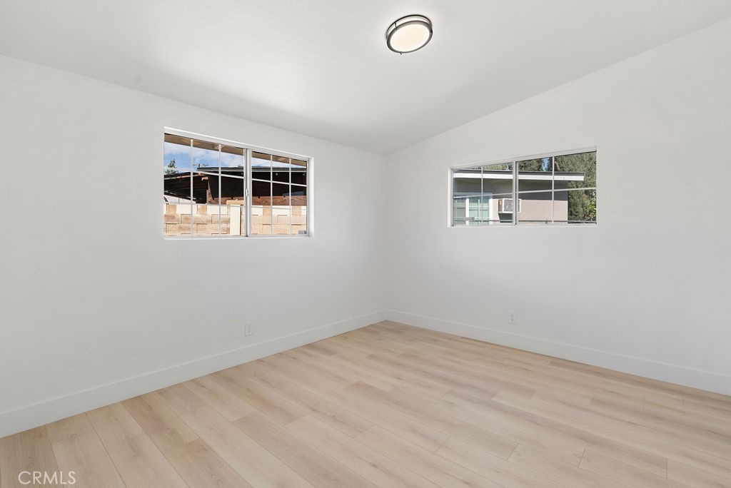 800 N Vista Avenue