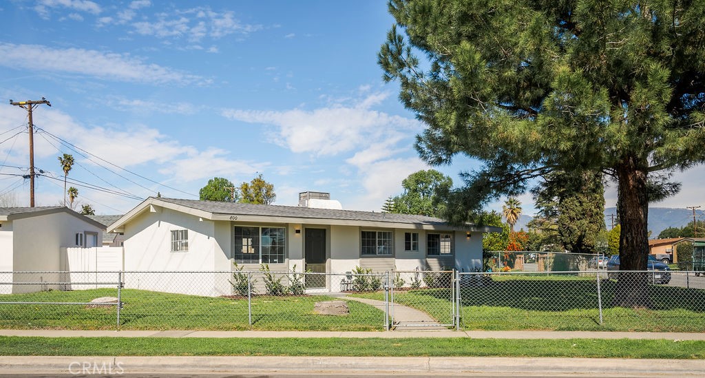 800 N Vista Avenue