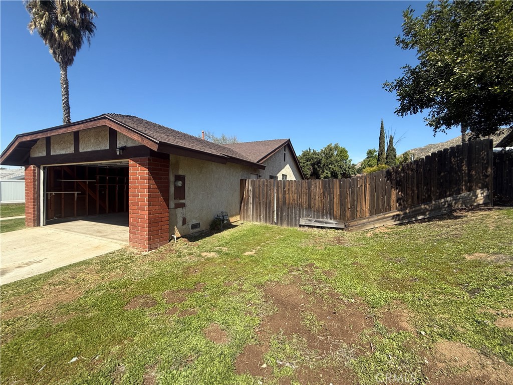 25228 Kalmia Avenue