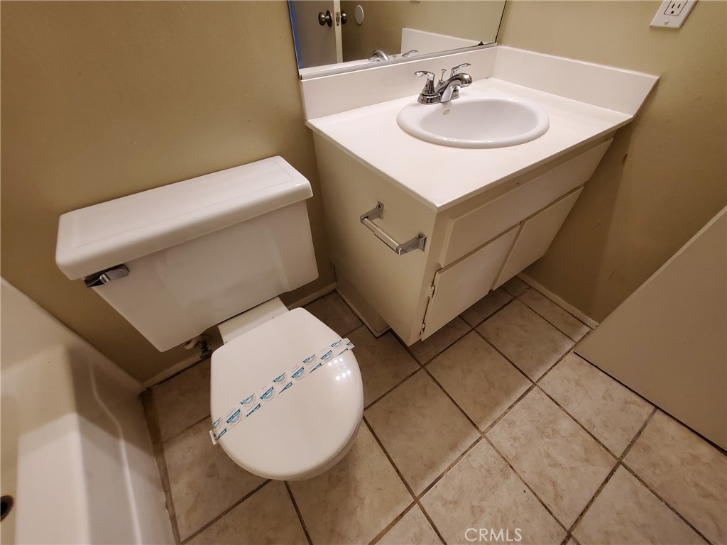 700 W La Veta Avenue F2