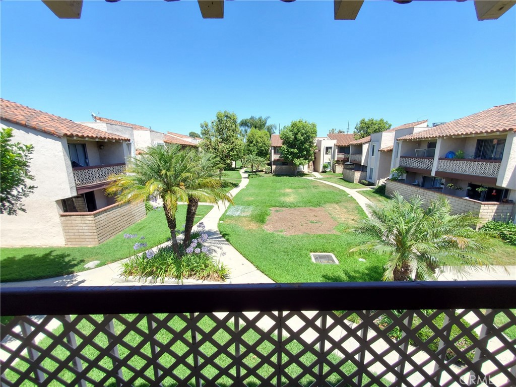 700 W La Veta Avenue F2