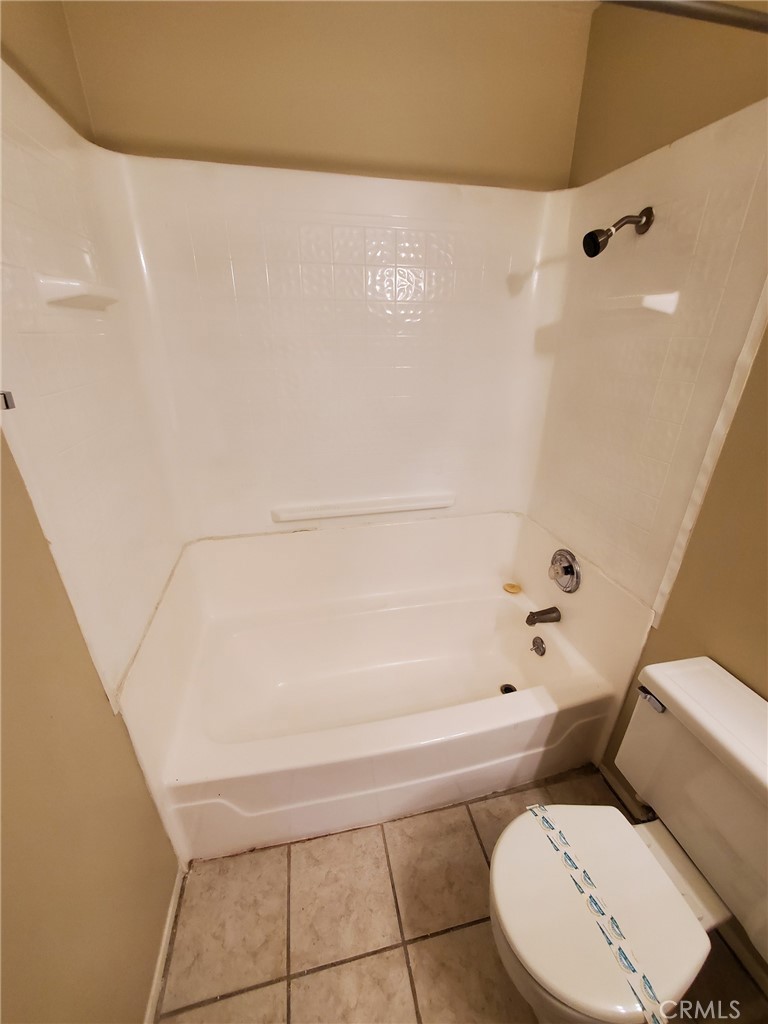 700 W La Veta Avenue F2