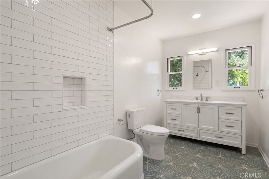 1111 N Indian Hill Boulevard