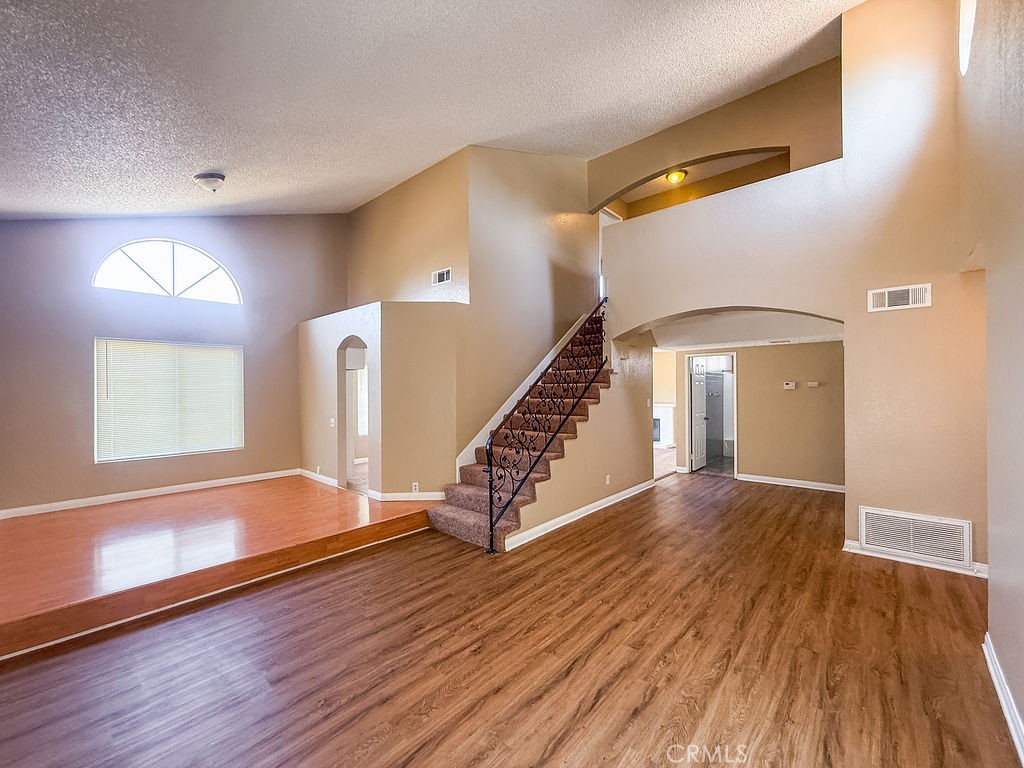 16702 Canoe Cove