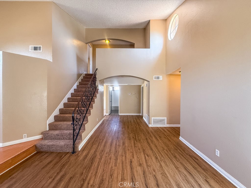 16702 Canoe Cove