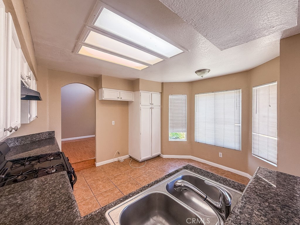 16702 Canoe Cove