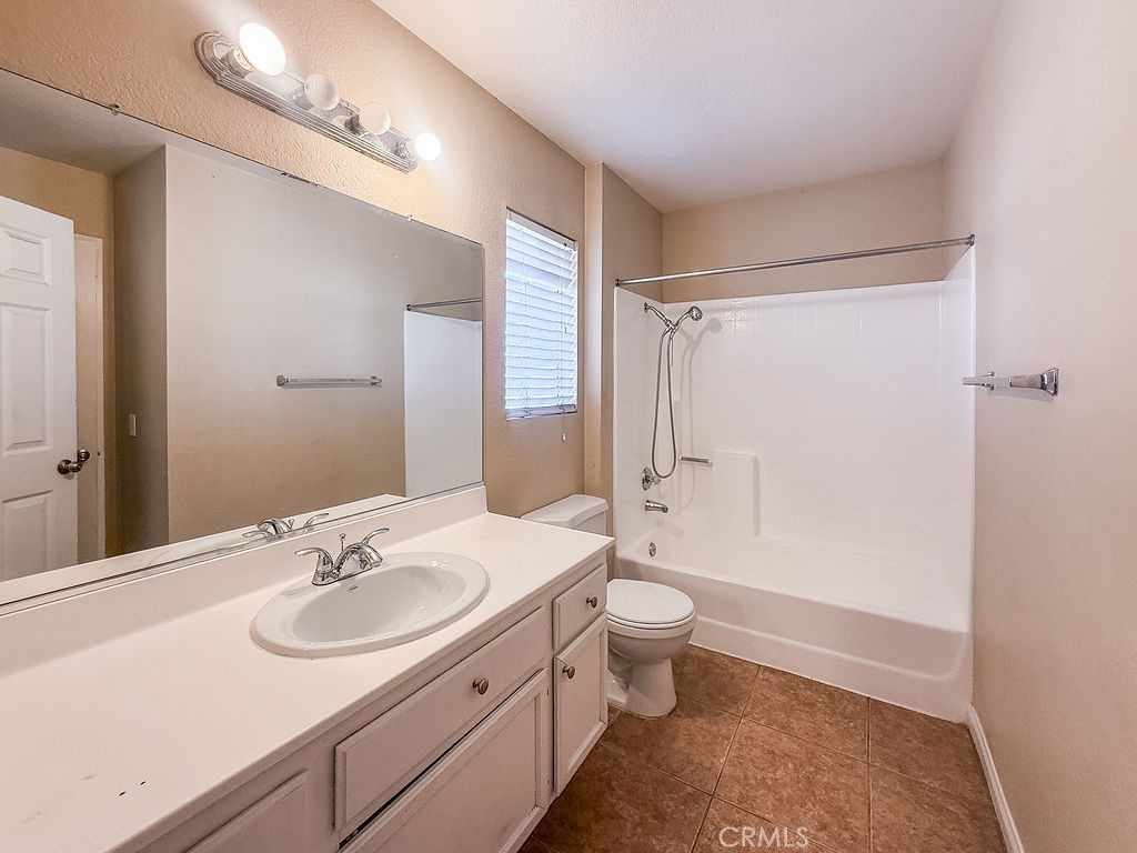 16702 Canoe Cove