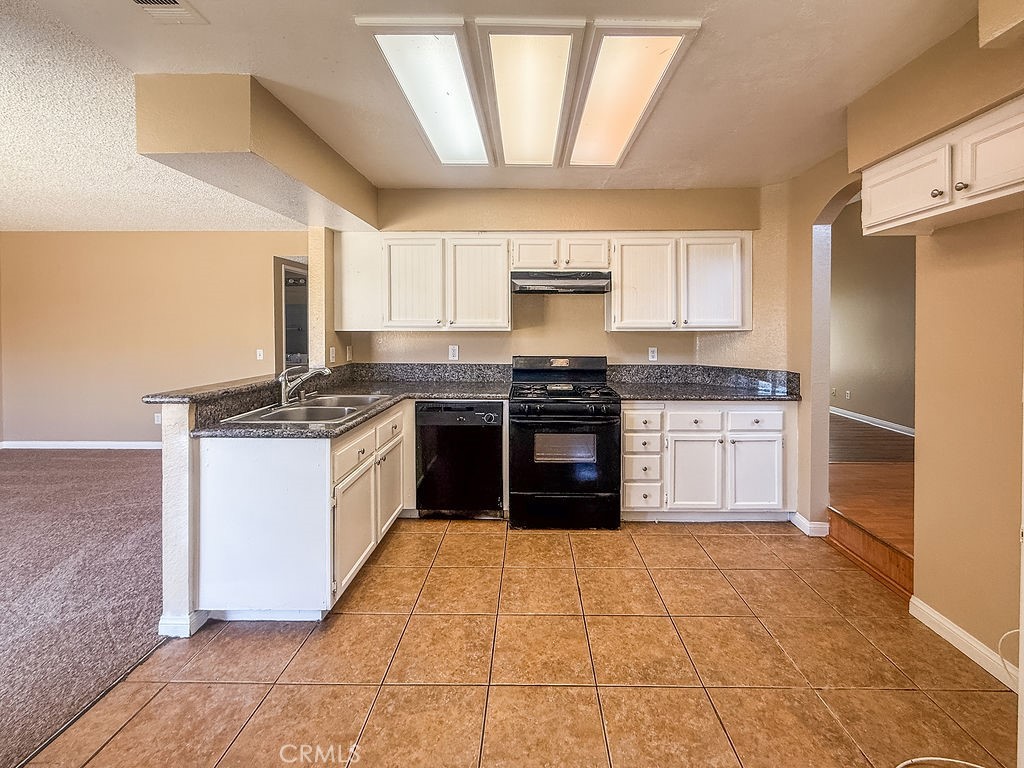 16702 Canoe Cove