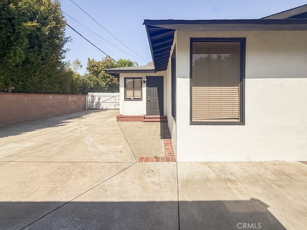 409 N Elwood Avenue