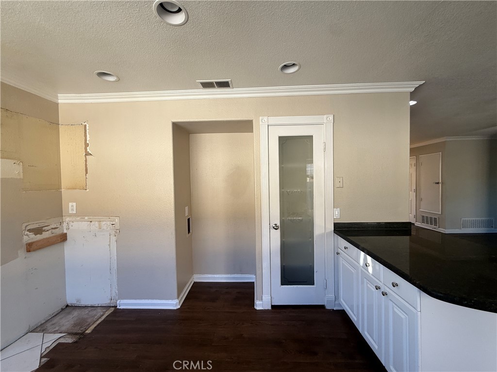 7051 Idyllwild Lane