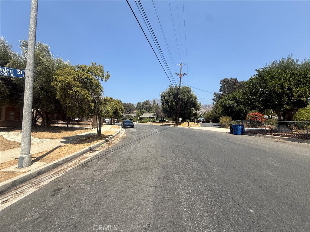 13751 De Garmo Avenue