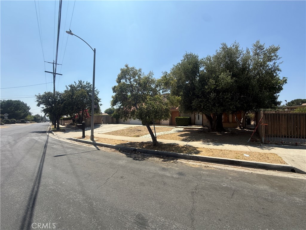 13751 De Garmo Avenue
