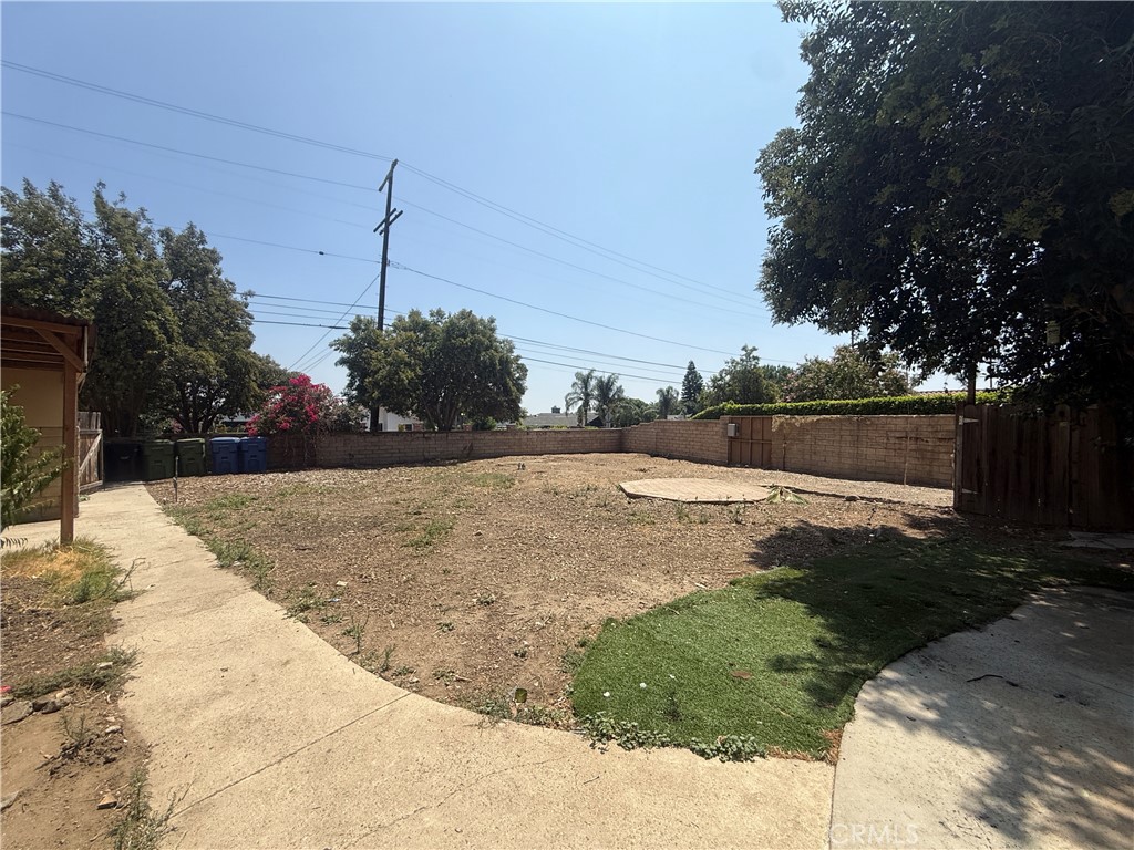 13751 De Garmo Avenue