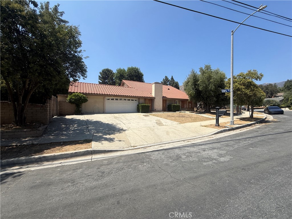 13751 De Garmo Avenue