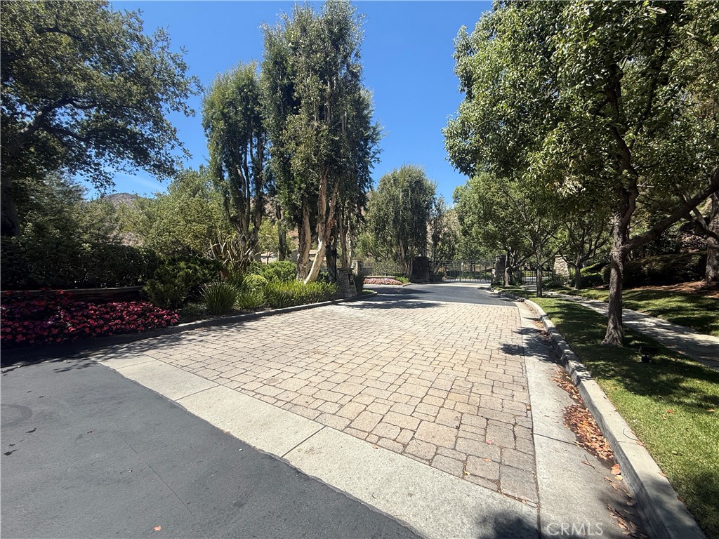 31 Whispering Willow Court