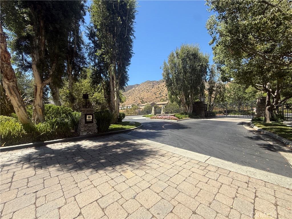 31 Whispering Willow Court