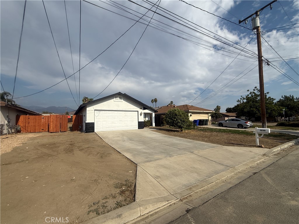 1230 Tourmaline Avenue