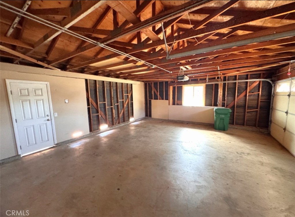 977 Wellington Road