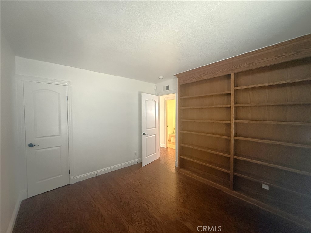 977 Wellington Road