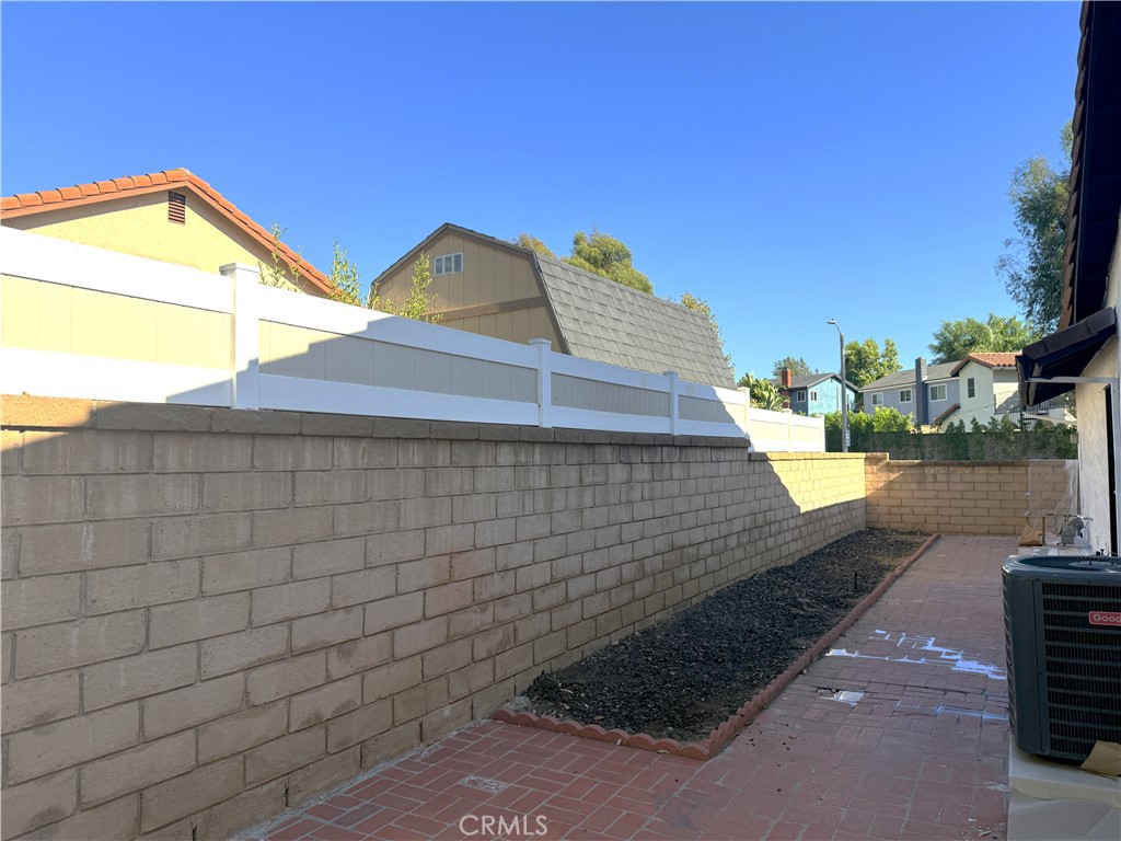 977 Wellington Road