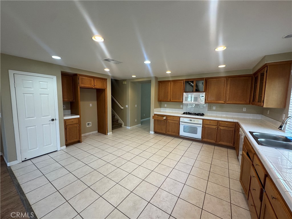 5234 Topsail Drive
