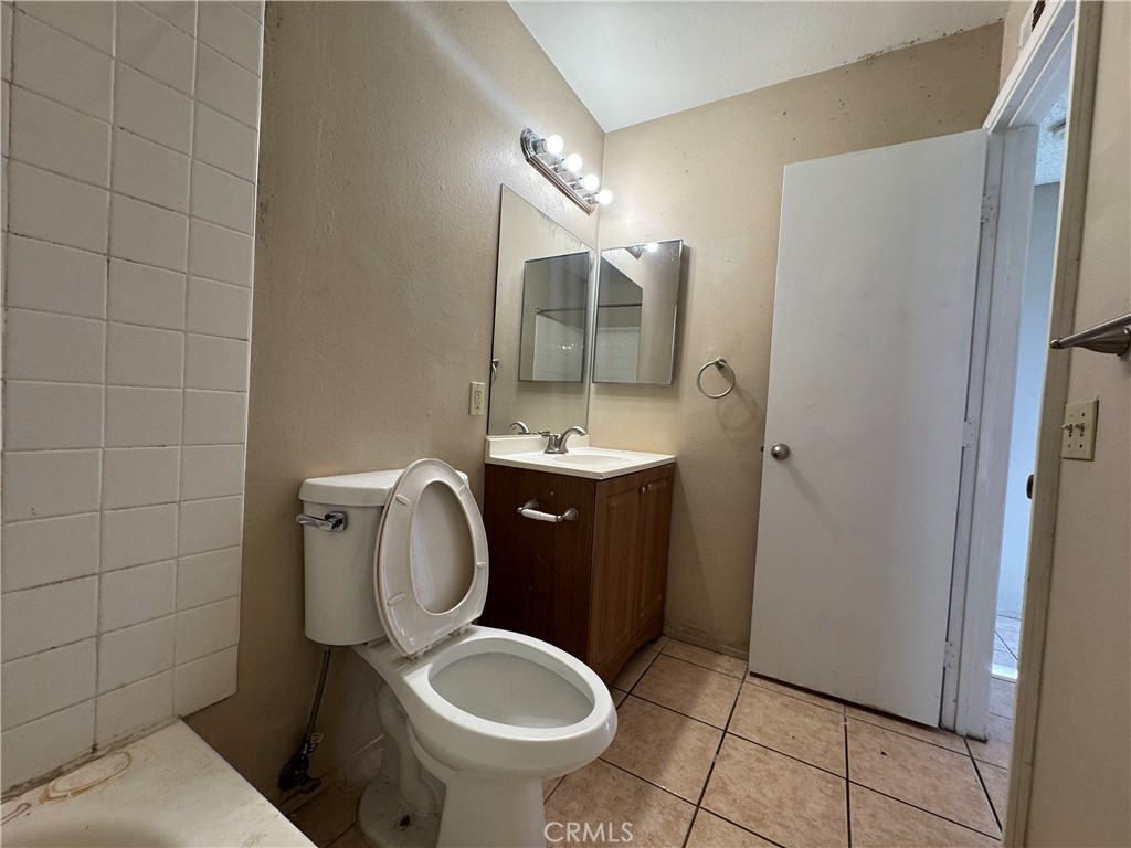 1296 Finch Place