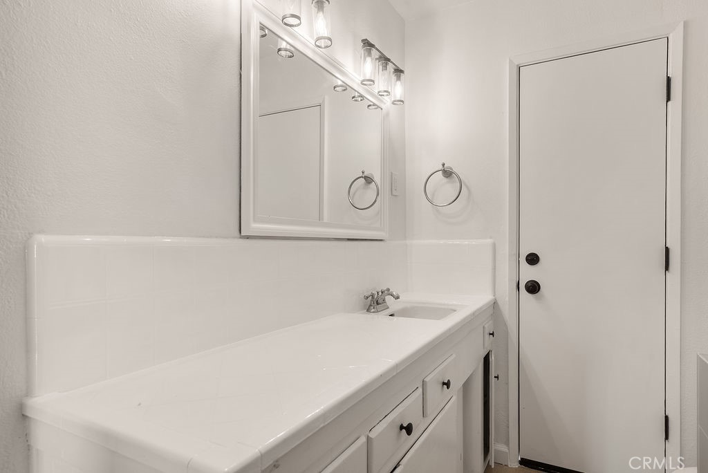 1548 S Citrus Avenue