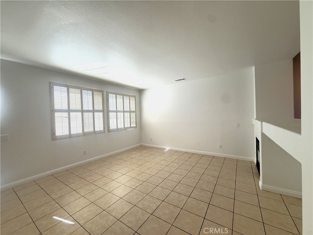 5473 Charlton Avenue